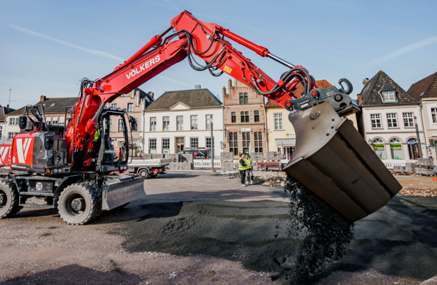 Völkers auf der Baustelle am Marktplatz in Kalkar